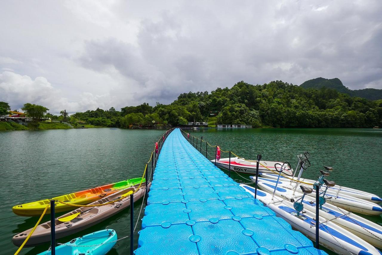 Roxy Tasik Biru Resort City Bau エクステリア 写真