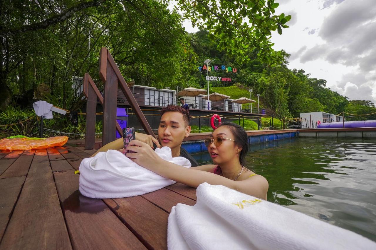 Roxy Tasik Biru Resort City Bau エクステリア 写真