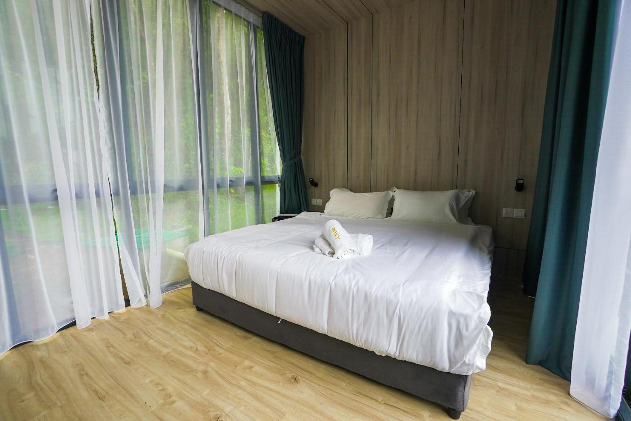 Roxy Tasik Biru Resort City Bau エクステリア 写真