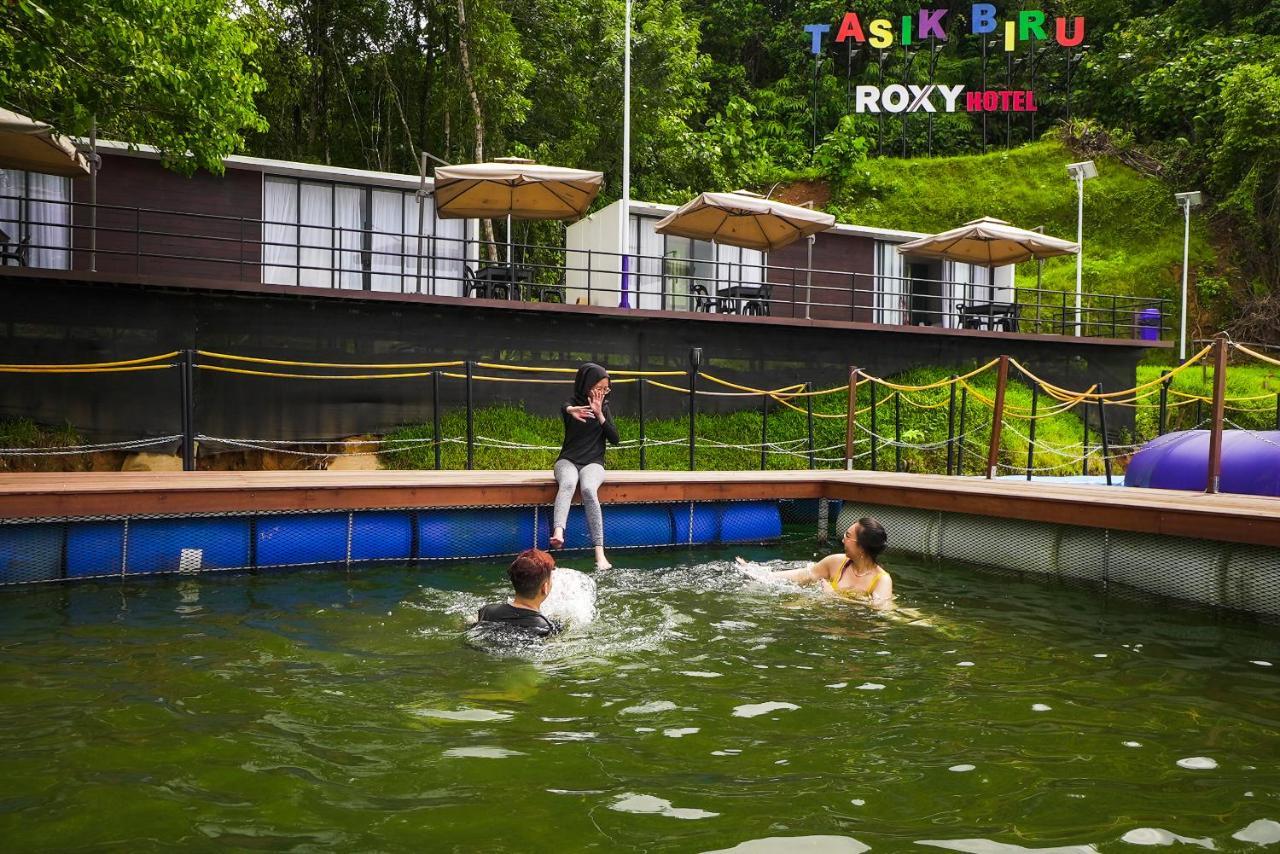 Roxy Tasik Biru Resort City Bau エクステリア 写真