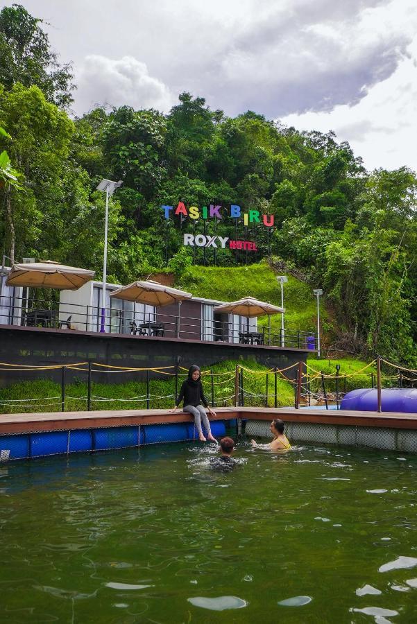 Roxy Tasik Biru Resort City Bau エクステリア 写真