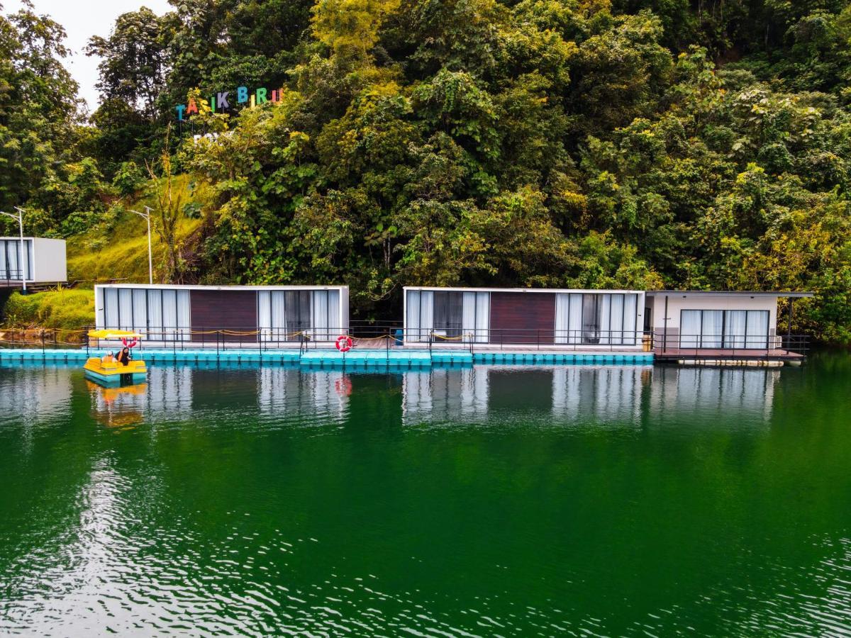 Roxy Tasik Biru Resort City Bau エクステリア 写真