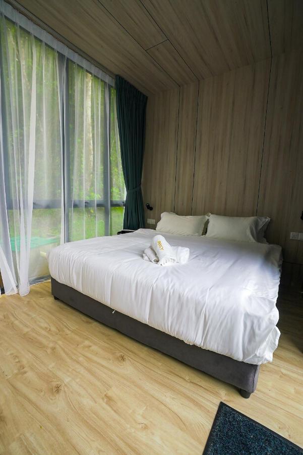 Roxy Tasik Biru Resort City Bau エクステリア 写真