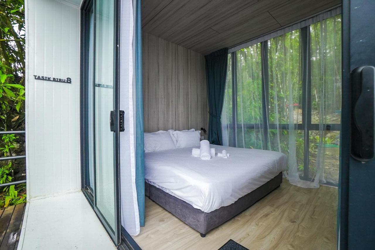 Roxy Tasik Biru Resort City Bau エクステリア 写真