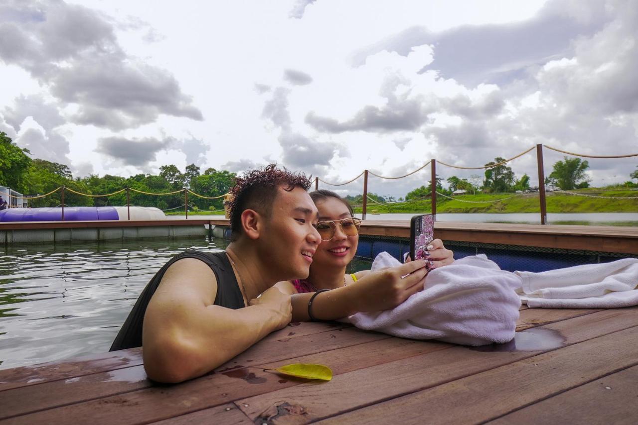 Roxy Tasik Biru Resort City Bau エクステリア 写真
